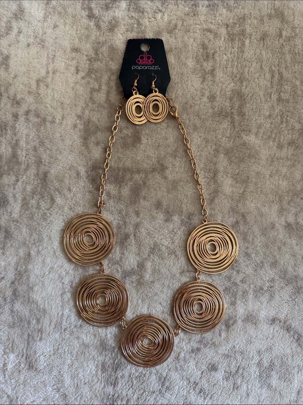 paparazzi Gold Concentric Circle Necklace and Earring Set
